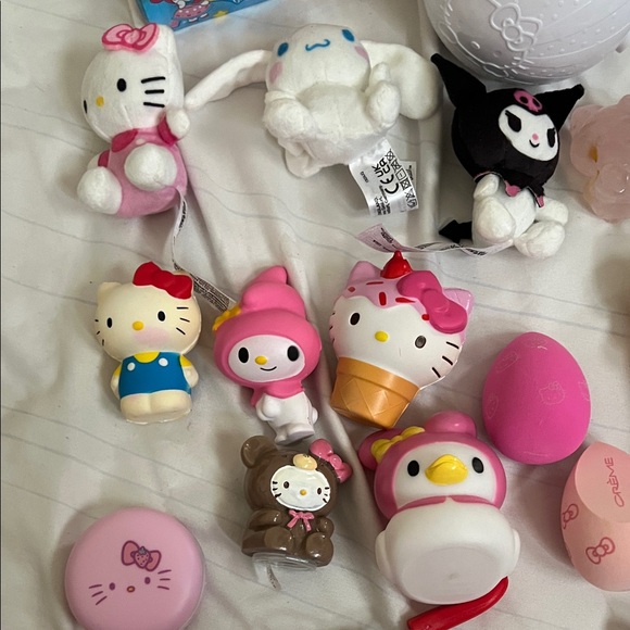 SALE! Hello Kitty Accessories bundle - Picture 2 of 16